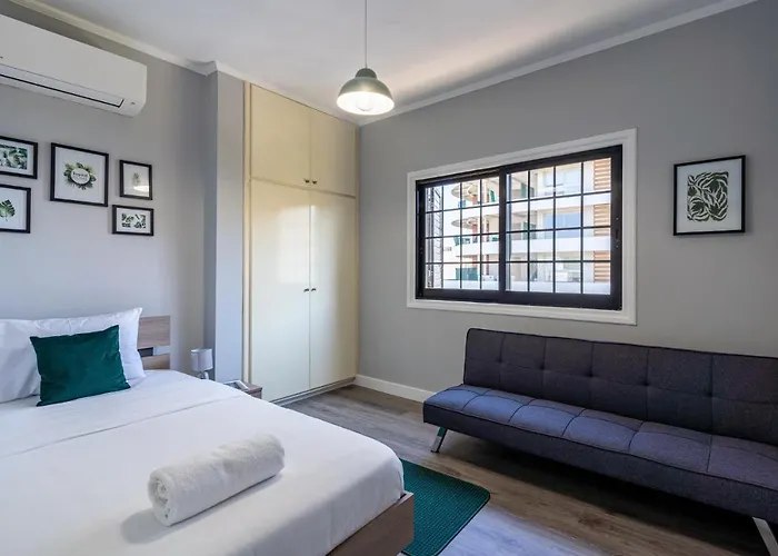 Peale'S 2-Bedroom Apartment In Mackenzie Larnaca