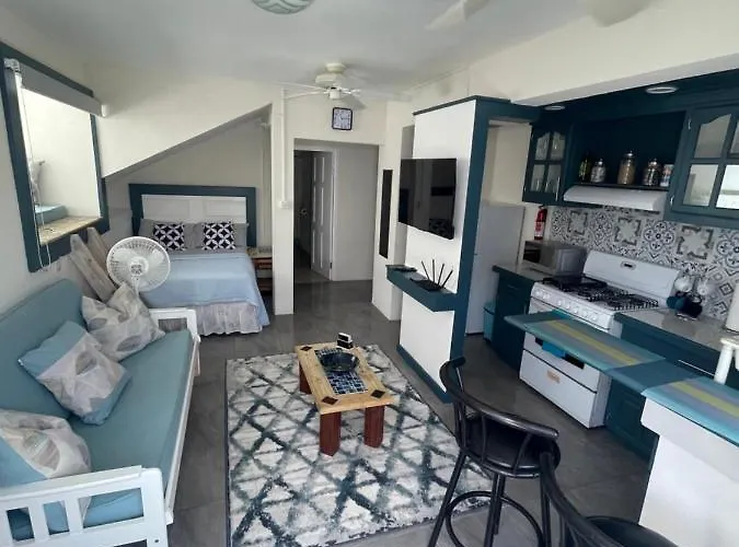 Scarlett Studios 2-Us Embassy & America Uni 7 Mins Drive- Lloyd Erskine Centre & Ross Uni 5 Mins Drive - Holidays-The 1 Night Resv Inc Airport & Embassy Round Trip 2Nd Option Inc Breakfast-Choose Option 2 Min 3 Nights For Car With Accom Bridgetown