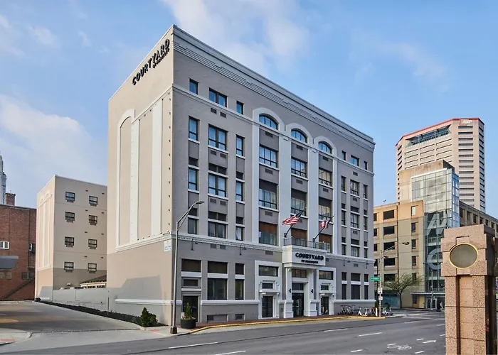 Courtyard By Marriott Columbus Downtown Hotel