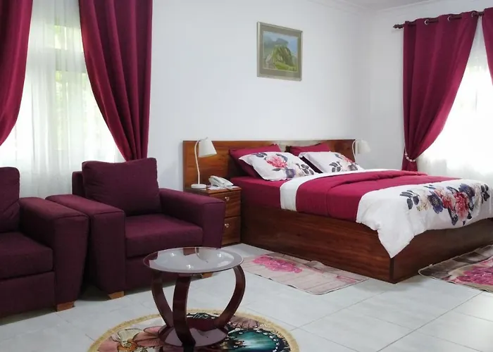 Charlestina Beach Resort Ampeni