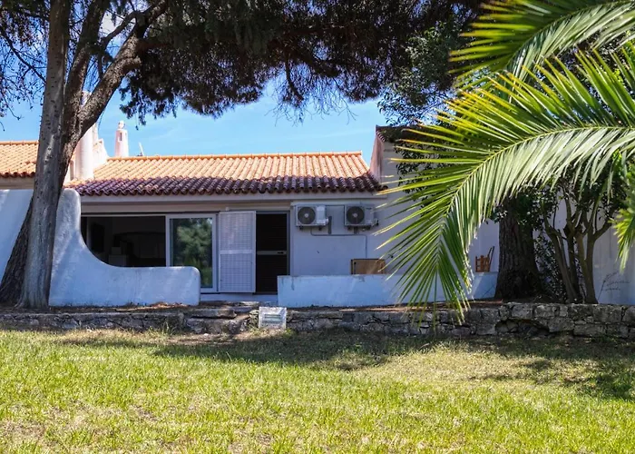 Pool Side Villa Zara Albufeira