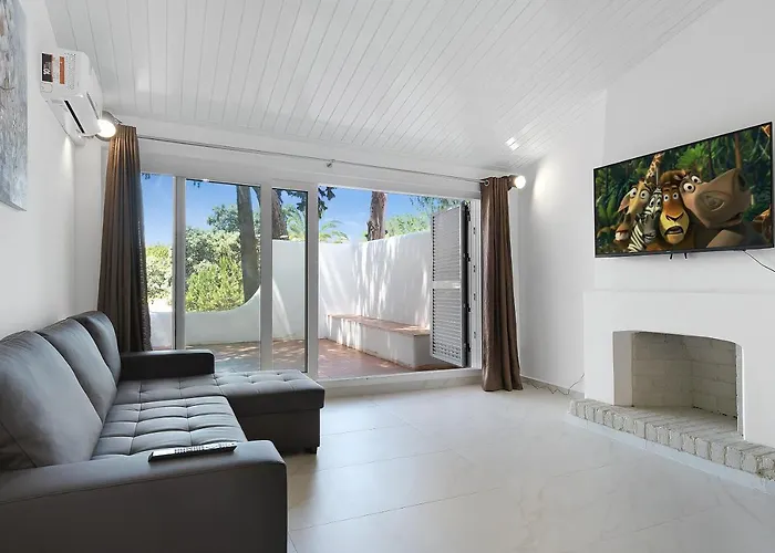 Pool Side Villa Zara Albufeira