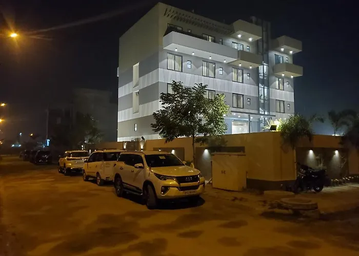 Hotel The Golf 1 Lucknow