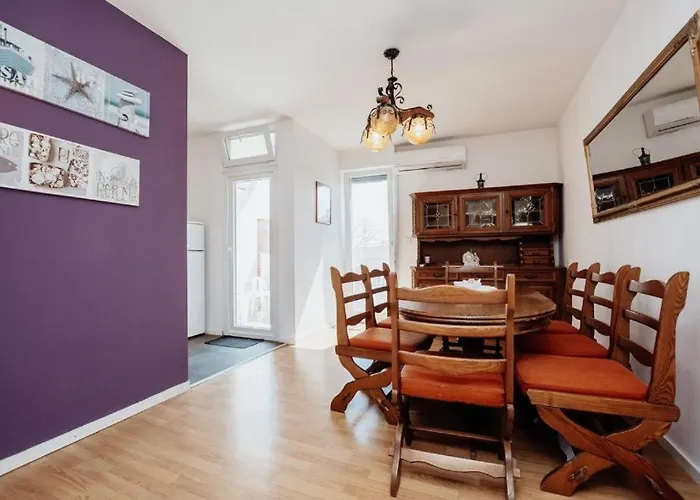 Big Apartment Near Center Zadar