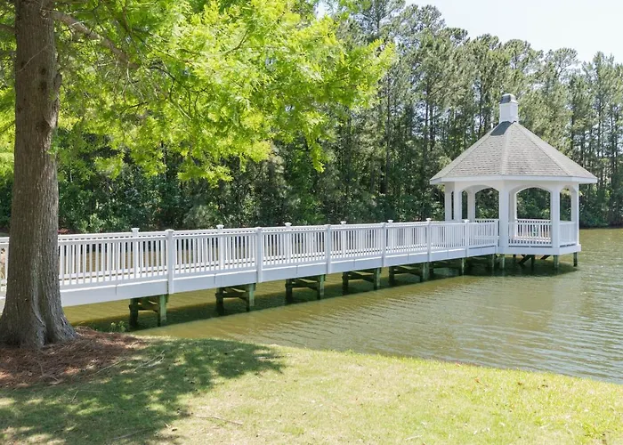 The Salty Fairway, Golf Course Condo With Resort Style Pool, 5 Miles From Beach, Fully Updated Myrtle Beach