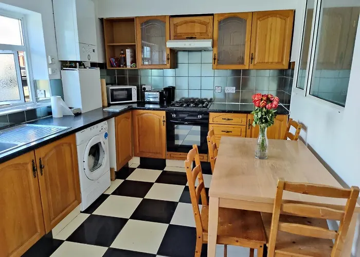 Homely Accommodation, Archway In Islington Near Camden Town London