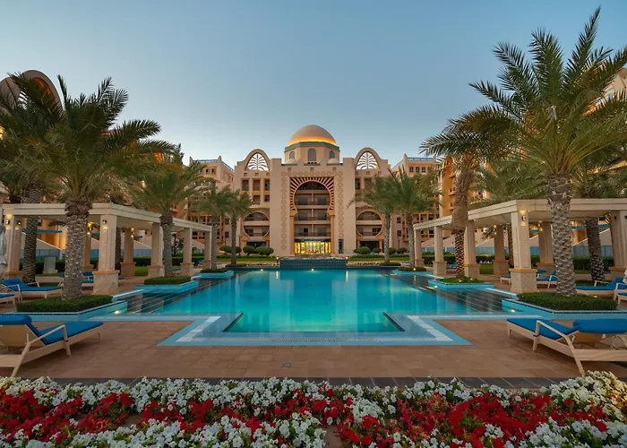 Simply Comfort Vacation Homes Rental Amazing Beachfront Apartments Near Atlantis Waterpark Palm Jumeirah Dubai