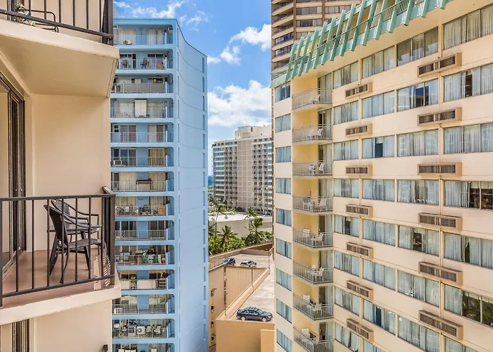 Castle At Palms At Waikiki Hotel Honolulu