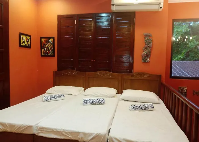 Mlajade Transient House Bed & Breakfast Coron