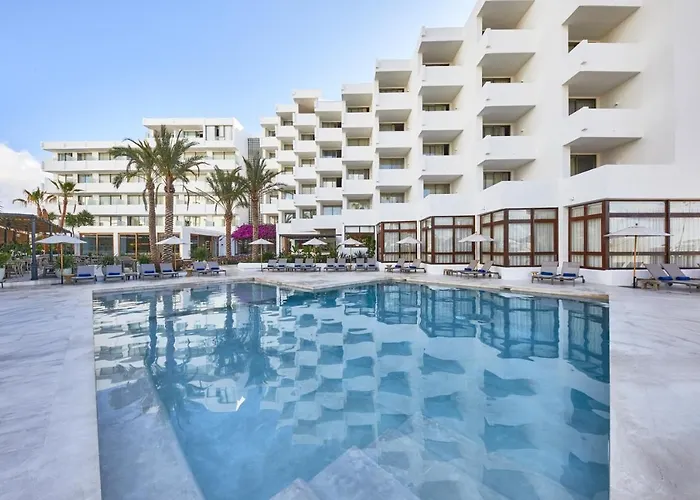 Hotel Tres Torres Santa Eularia des Riu