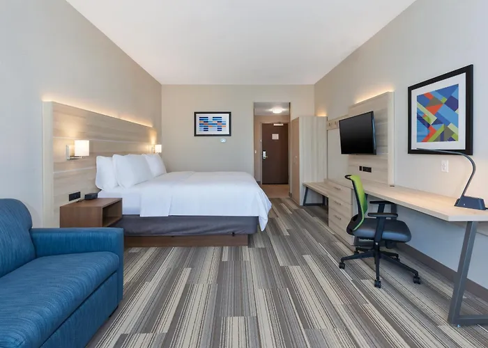 Holiday Inn Express & Suites - Grand Rapids Airport - South By Ihg Cascade