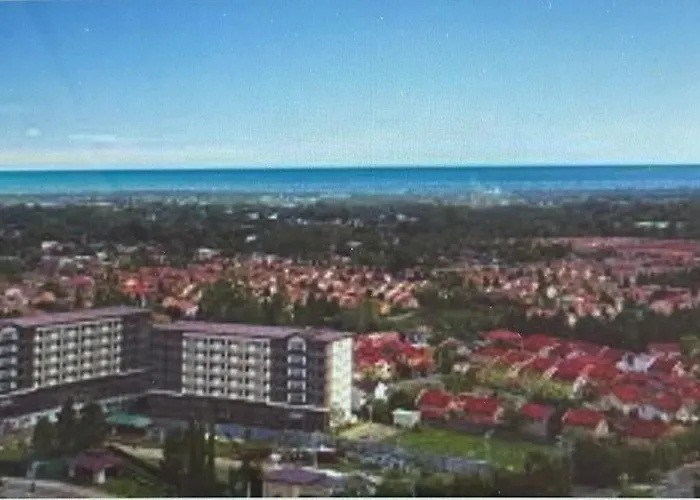 Furnished Condo With Private Parking, Free Wifi, Netflix & 2 Aircon Units Bacolod