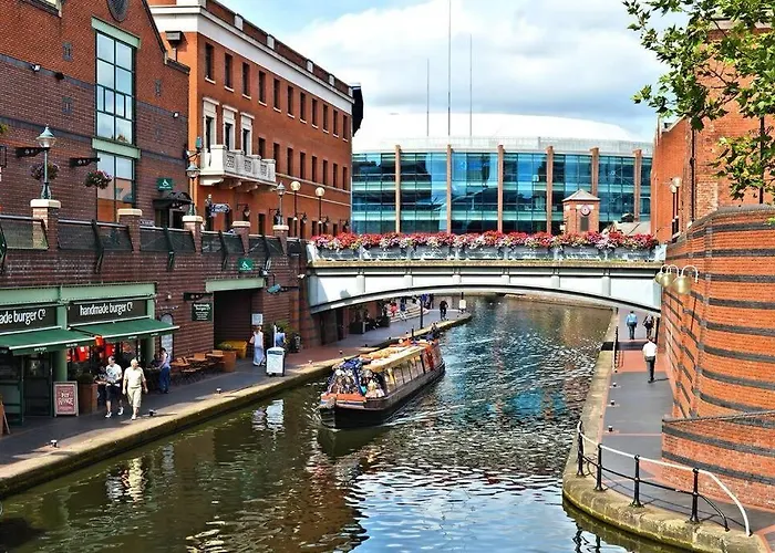 Stylish 2 Bed/Bath Apartment Birmingham