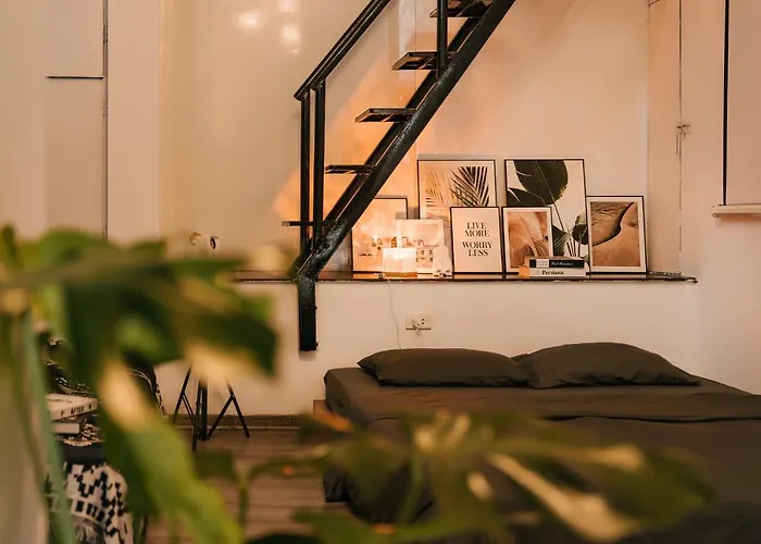 Dalili Homestay - Budget Room Near Old Quarter Hanoi