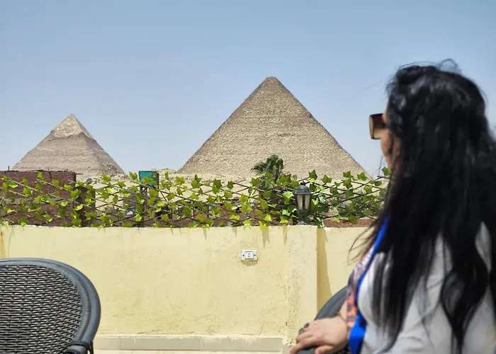 Yoya Pyramids Kingdom Inn Kafret el-Gabal