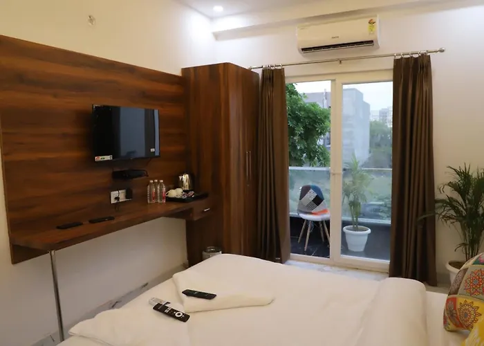 The Grove Hotels By Opulent Inn Greater Noida