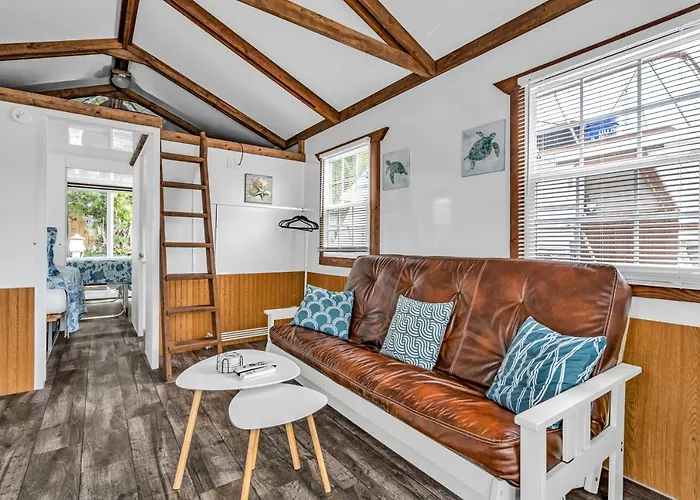Treasure Harbor Hotel Islamorada