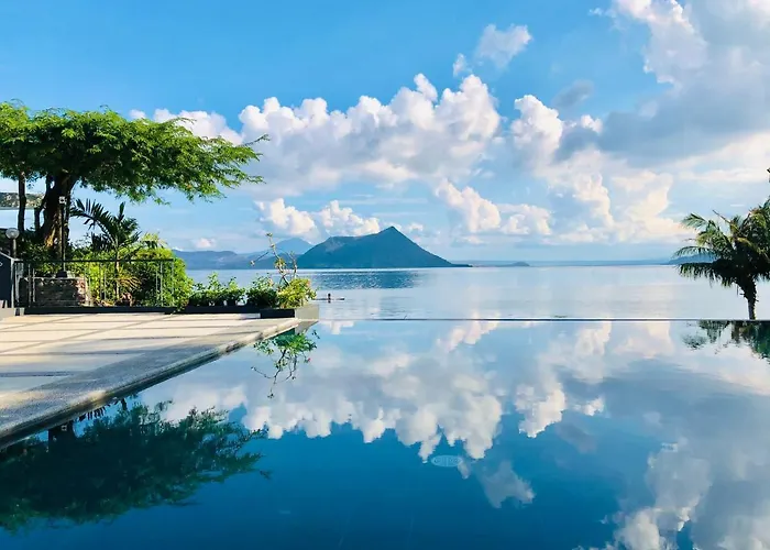 Nuuk Taal Lake Laurel
