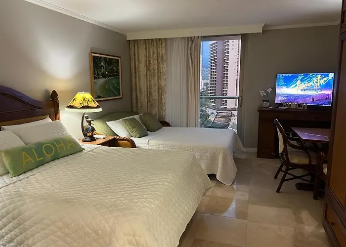 Aloha Gem Studio - Sleek Kitchen, Luxe Amenities & Fast Wi-Fi Honolulu