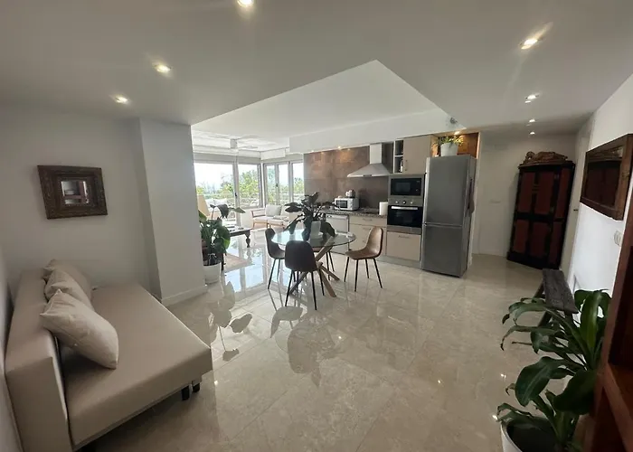 Penthouse Puerta De Pedregalejo Apartment Malaga