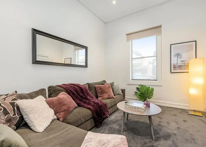 Walk To The Mcg & Aami Park - Free Late Checkout - Great Location & Backyard Villa Melbourne