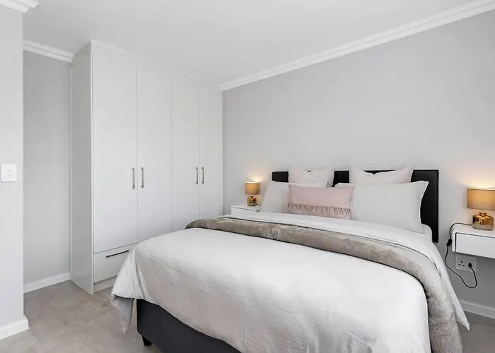 Elegant, Spotless 2 Bed For Enchanted Stays Cape Town