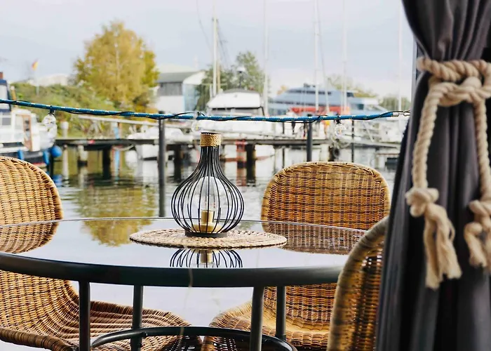 Hausboot Ahoy Masal Hotel Lubeck