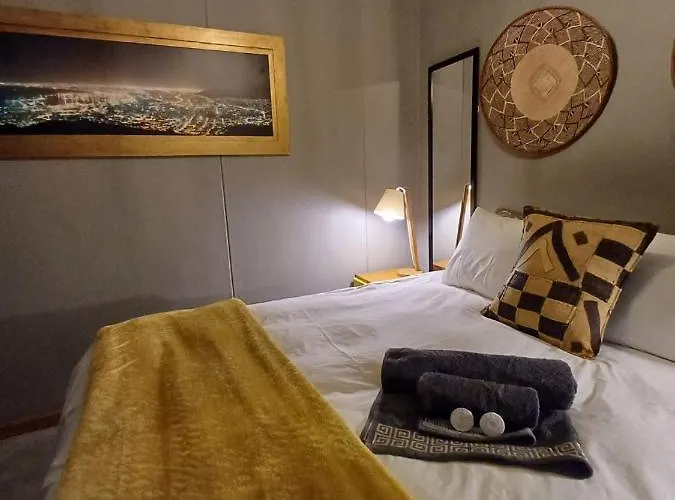 No Load-Shedding Self-Catering City Studio Apartment - Keerom318 Cape Town