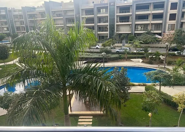 Serene City Stay Next To The Auc, New Cairo