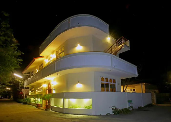 Hanifaru Transit Inn Dharavandhoo