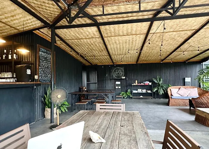 Dayon Hostel Coron