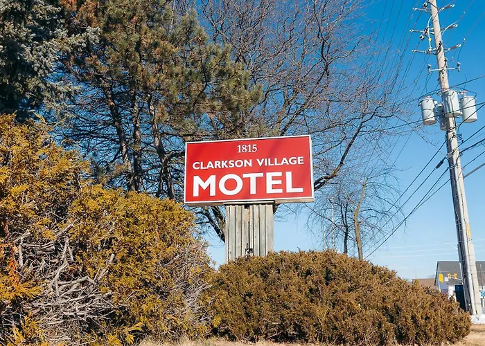 Clarkson Village Motel, 1815 Lakeshore Rd West Mississauga