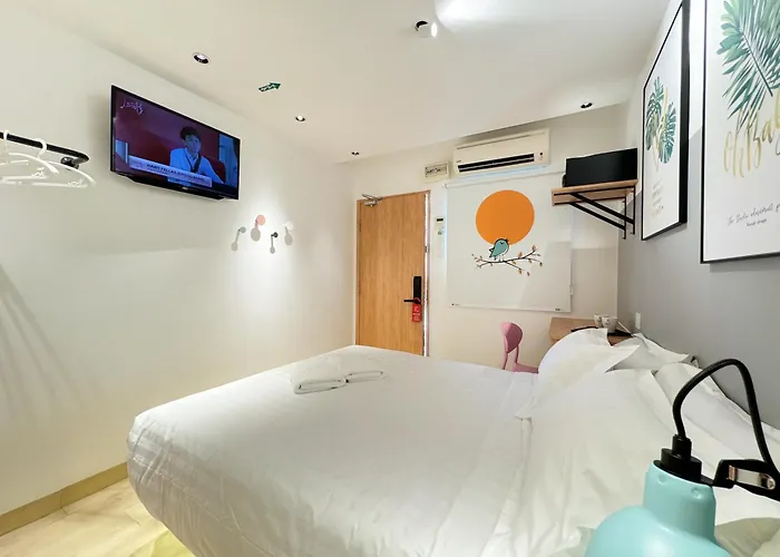 Apple 1 Hotel Gurney George Town