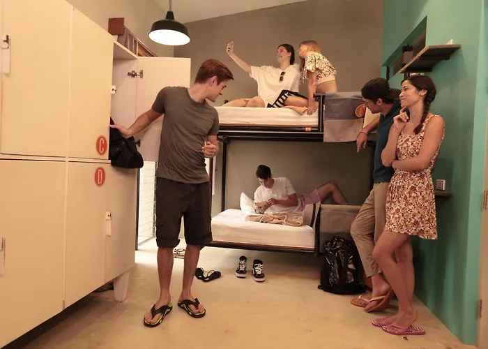 Spin Designer Hostel - El Nido
