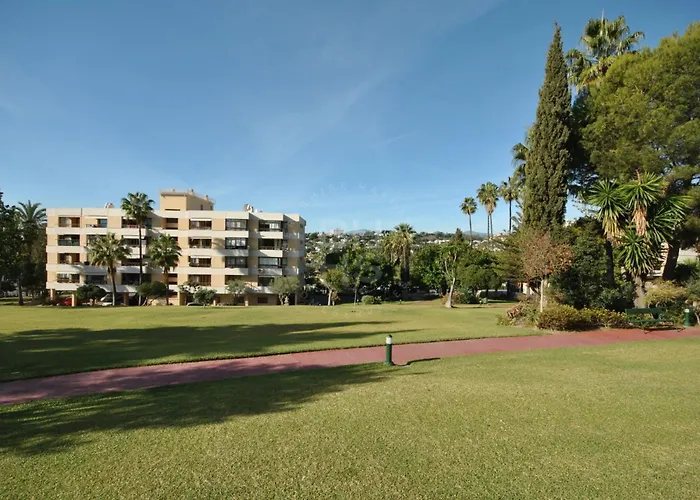 Torres De Aloha 2 Bdr Puerto Banus Apartment Marbella