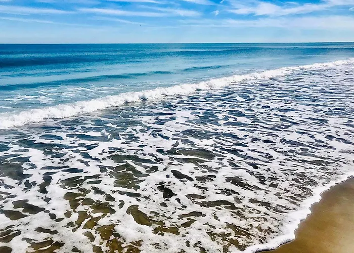 Patio Condo Direct Ocean - Sleeps 6 Guests 101 Cape Canaveral