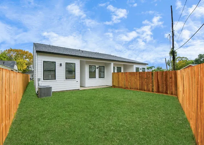 2 Homes•Sleeps 18•Gated•10 Mins To Dwntwn•Smarttvs Houston