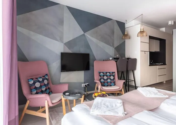 Pastel Serenity Retreat Close To Downtown - 903 Budapest