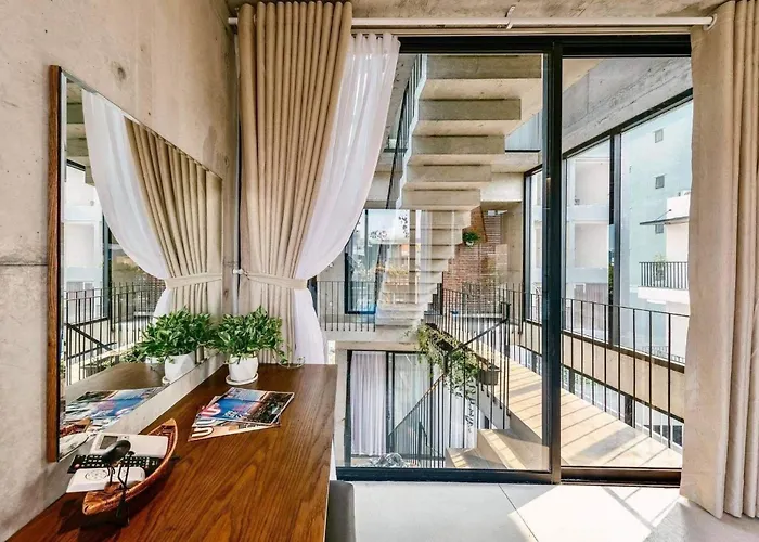 Stunning Unique Pool House - 4 Bedroom - 5Wc - 4 Minutes To The Beach Danang