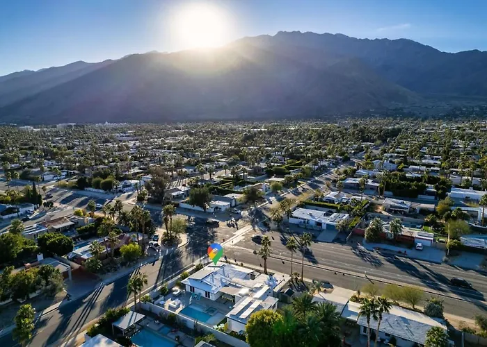 Villa Mosaic Vibrant Palm Springs Retreat