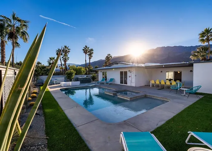 Villa Mosaic Vibrant Palm Springs Retreat