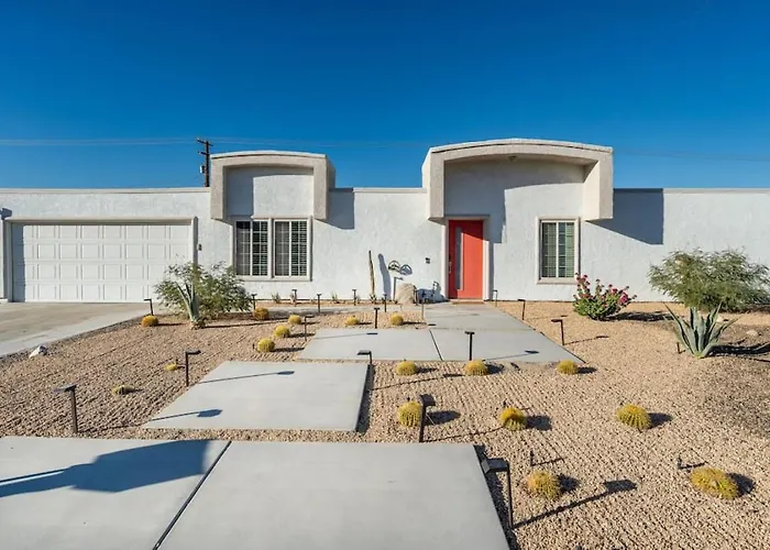 Sunny Vista Pool And Spa Home With Mountain Views Palm Springs