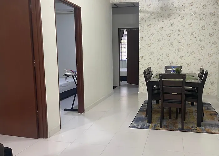 Three Rooms With Wifi Homestay D'Razak In Kuala Terengganu