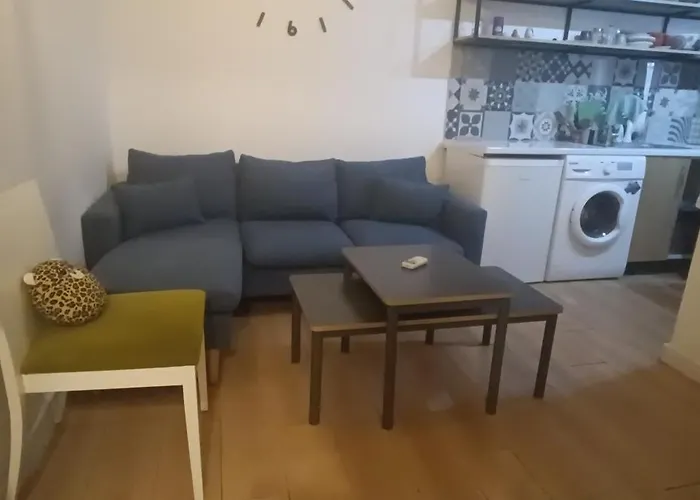 Lovely 1 Bedroom Apartment Near Eye Of Tirana
