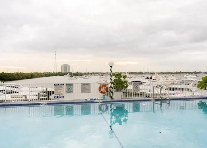 Tropical Oasis Getaway Apartment Miami Beach