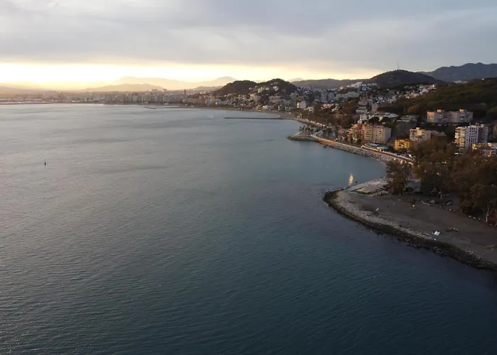 Penthouse Puerta De Pedregalejo Apartment Malaga