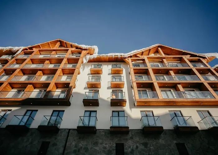 New Gudauri Gondola, Ski In Ski Out, Loft 1 Apt With Mountain View Balcony