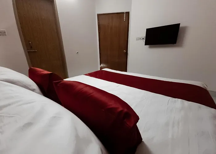Travelers Hidden Gem. 15 Min From Intl. Airport Apartment Dhaka