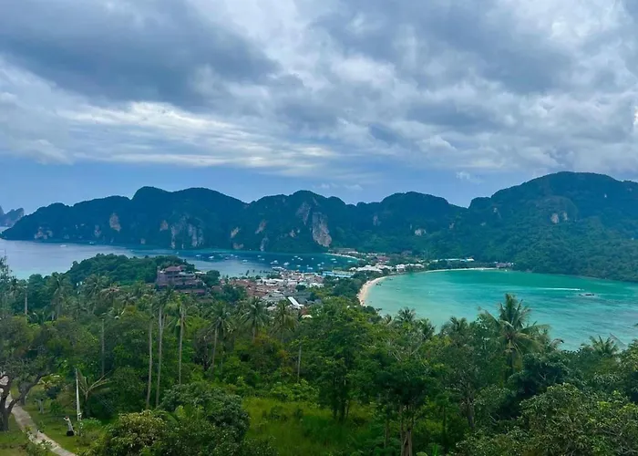 Blanco Beach Bar Hostel Phi Phi Islands