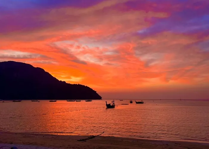 Blanco Beach Bar Hostel Phi Phi Islands